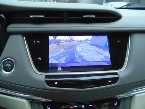 Used 2023 Cadillac XT5 Premium Luxury image 14