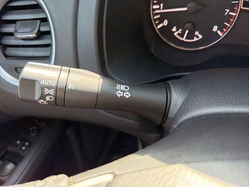 Used 2019 Nissan Pathfinder SV FWD image 30