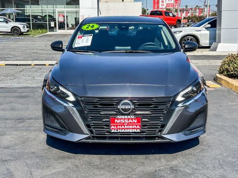 Certified 2024 Nissan Altima 2.5 SV FWD image 3