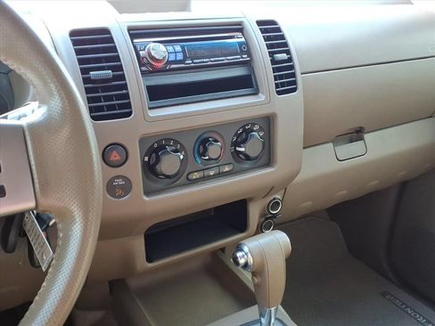 Used 2005 Nissan Frontier LE RWD image 26