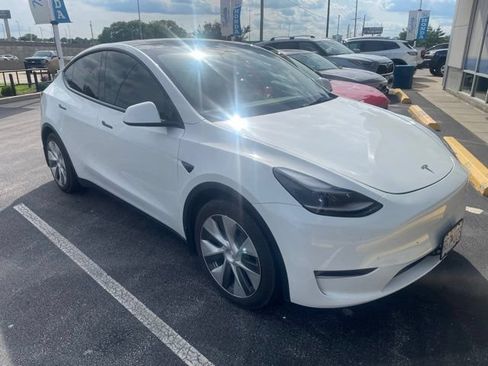 Used 2023 Tesla Model Y Long Range AWD/4WD image 19