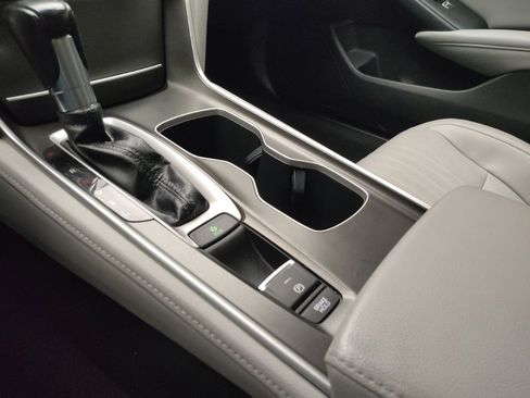 Used 2018 Honda Accord EX-L image 26