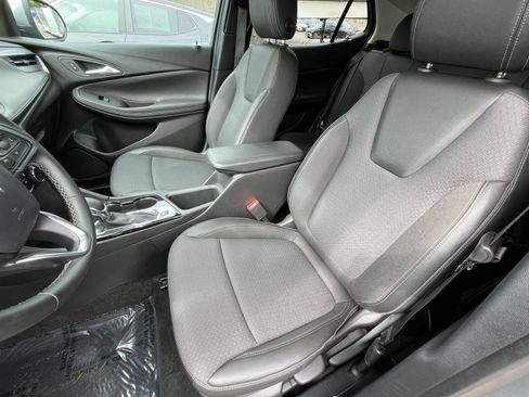 Used 2025 Buick Encore GX Preferred FWD image 37