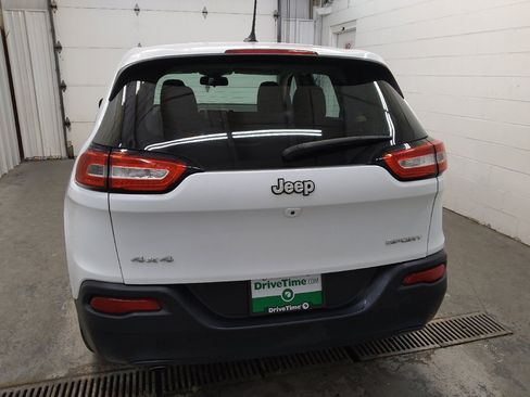 Used 2016 Jeep Cherokee Sport w/ Cold Weather Group AWD/4WD image 6