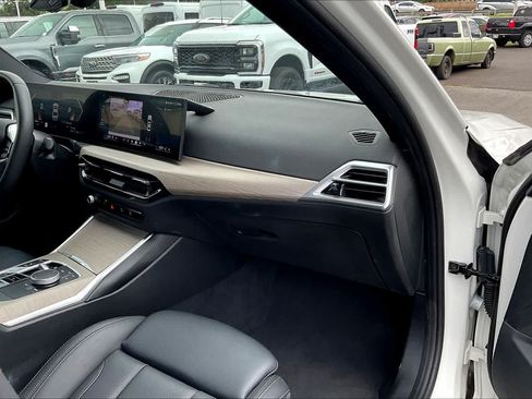 Used 2025 BMW 330i Sedan RWD image 23