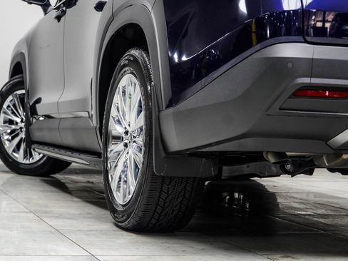 Used 2025 Toyota Grand Highlander AWD image 16