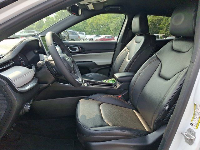 Certified 2024 Jeep Compass Limited AWD/4WD image 17