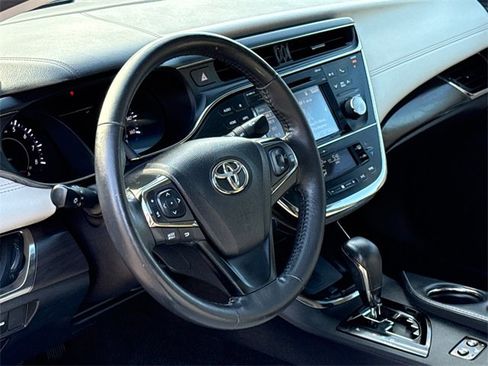 Used 2016 Toyota Avalon XLE Premium image 15
