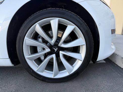 Used 2018 Tesla Model 3 Long Range image 22