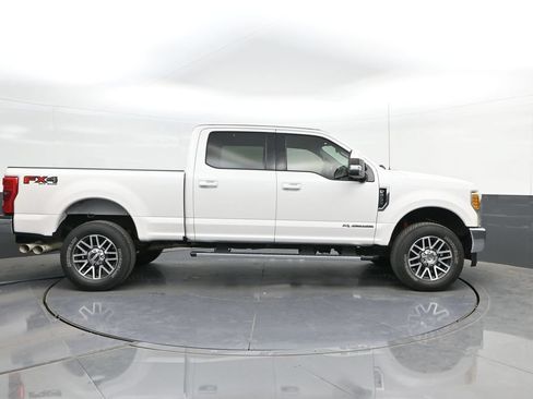 Used 2017 Ford F250 Lariat w/ Lariat Value Package AWD/4WD image 24