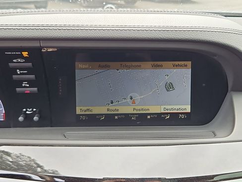 Used 2011 Mercedes-Benz S 550 image 18