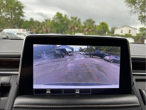 Used 2021 Chevrolet Suburban Premier RWD image 34