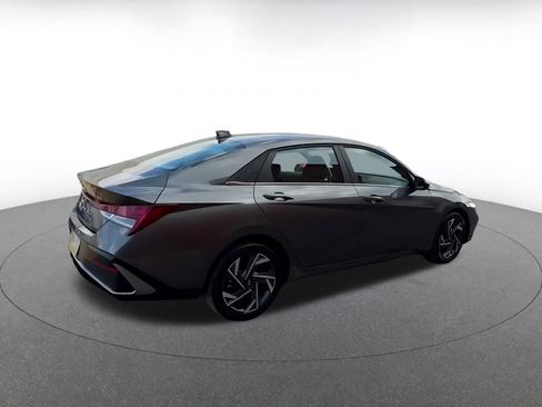 Used 2025 Hyundai Elantra SEL image 15