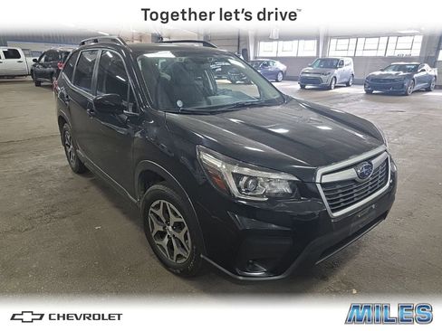 Used 2020 Subaru Forester Premium AWD/4WD image 1