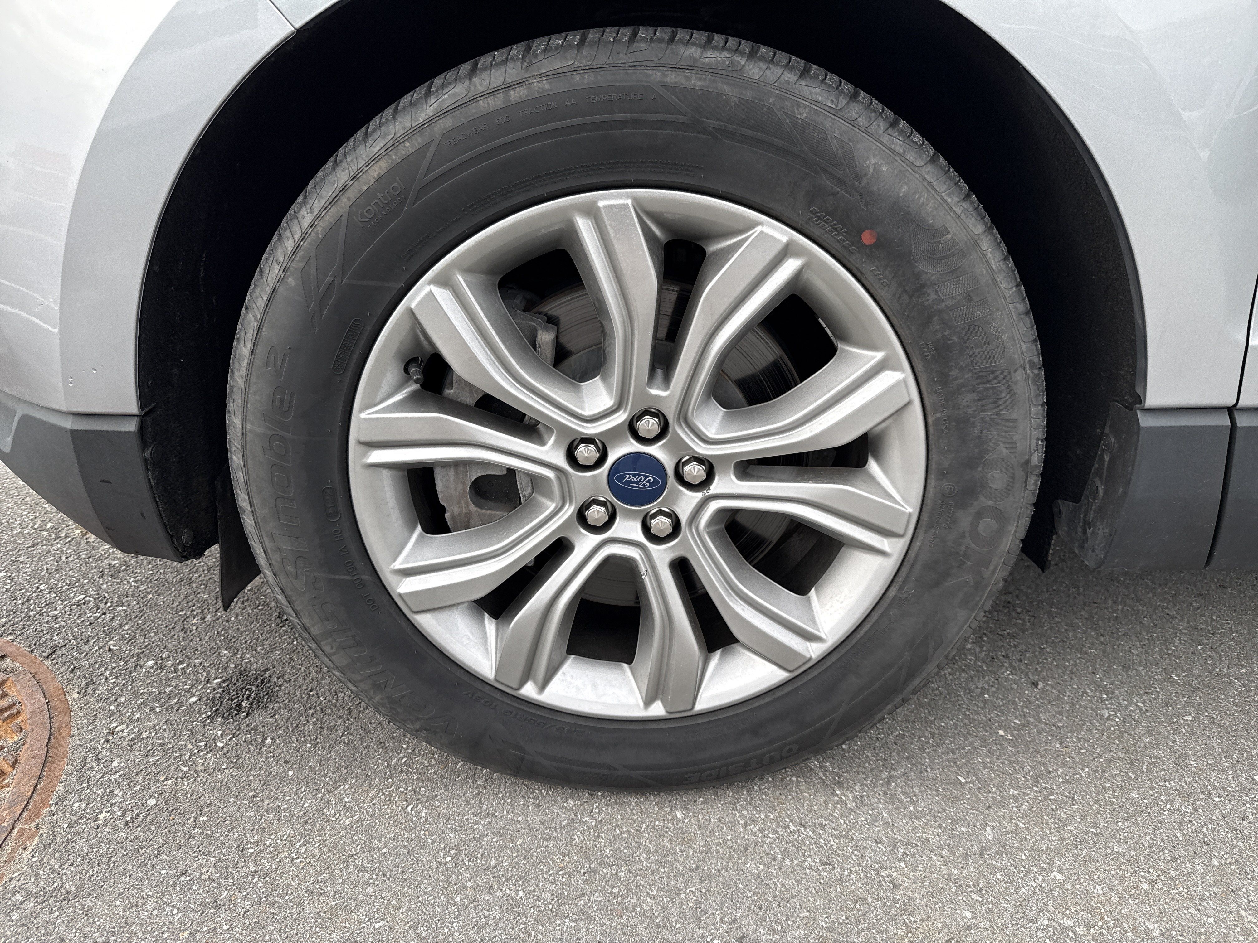 Used 2022 Ford Edge Titanium AWD/4WD image 11