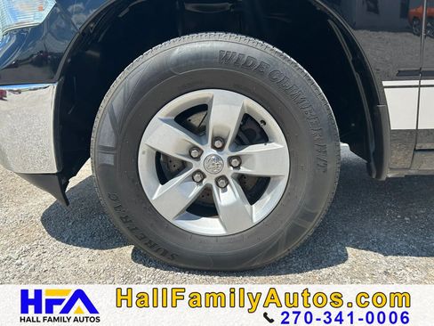 Used 2013 RAM 1500 Classic SLT w/ Premium Display Pkg RWD image 29