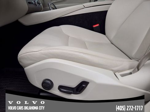 Certified 2024 Volvo XC90 B6 Plus w/ Protection Package Premier AWD/4WD image 18