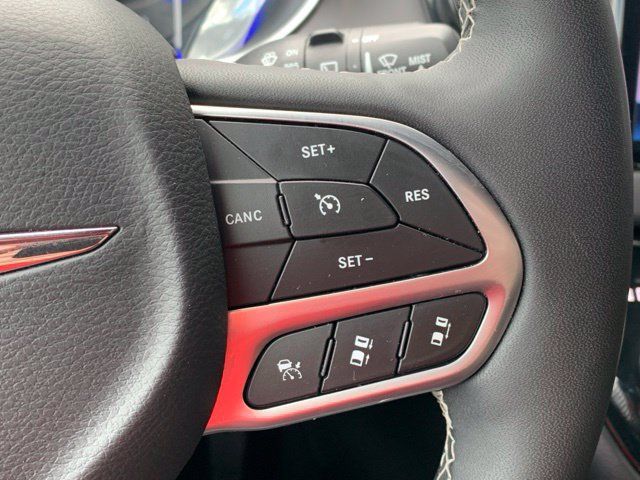 Used 2025 Chrysler Pacifica Select FWD image 23