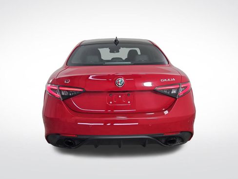 Used 2025 Alfa Romeo Giulia AWD image 6