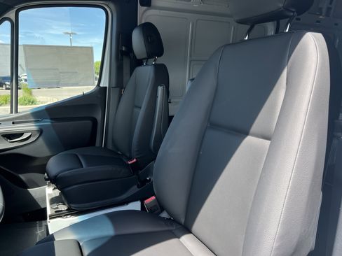 New 2025 Mercedes-Benz Sprinter 2500 image 12