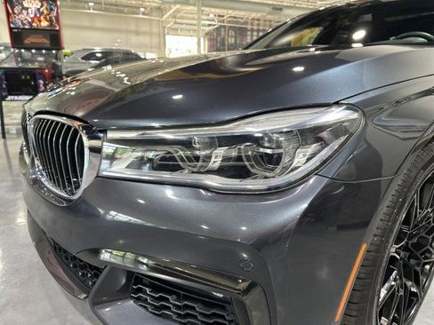 Used 2018 BMW 750i RWD image 22