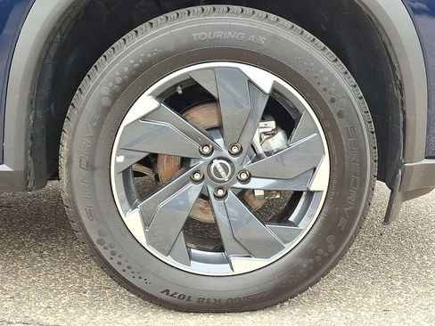 Certified 2024 Nissan Rogue SV AWD/4WD image 9