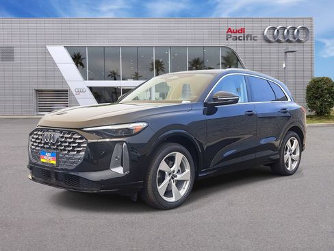 New 2025 Audi Q5 Prestige image 1