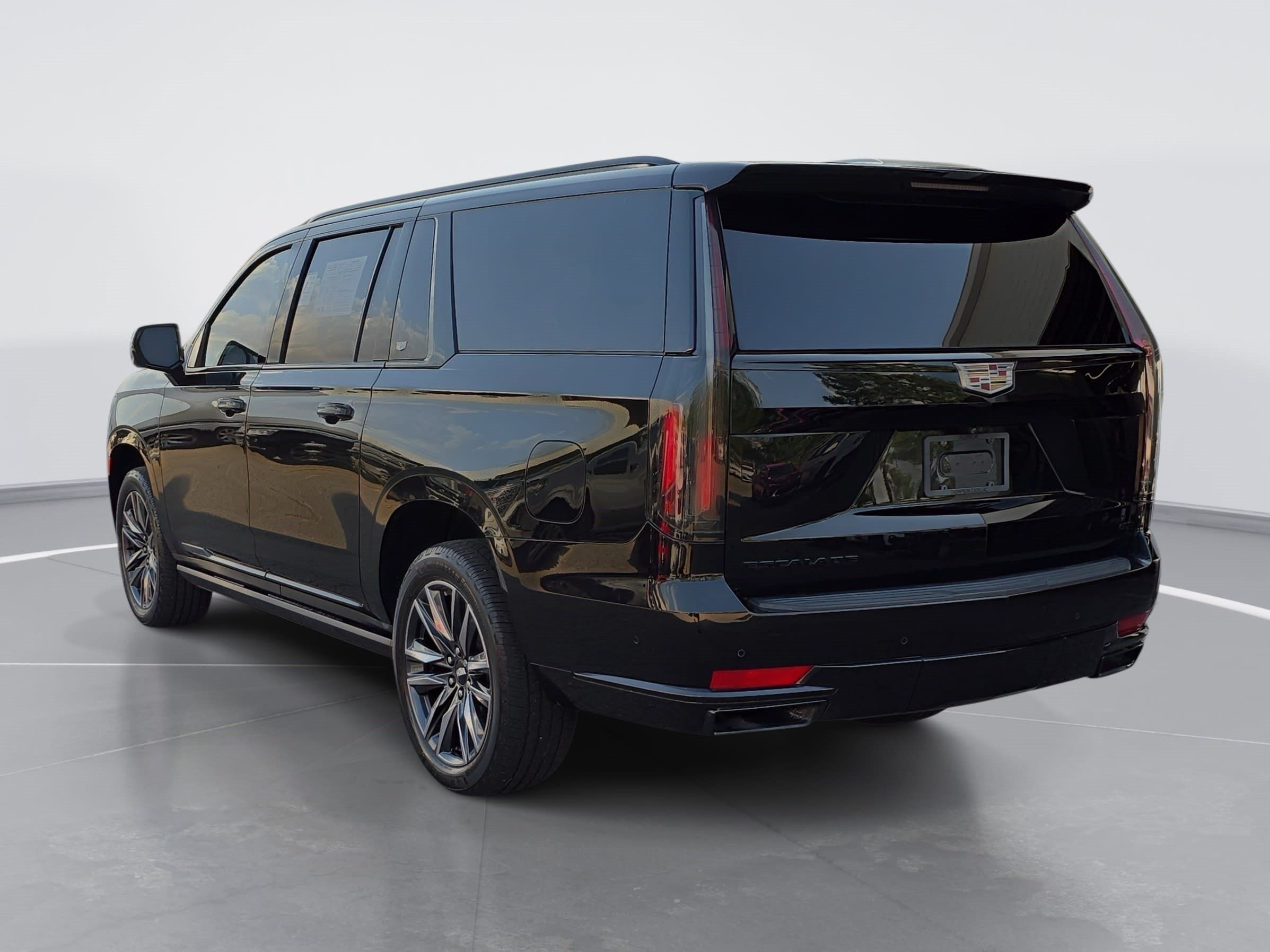 Used 2022 Cadillac Escalade ESV Sport w/ Touring Package AWD/4WD image 5