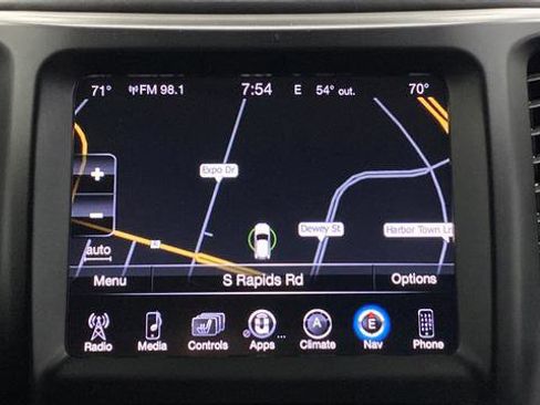Used 2017 Jeep Cherokee Overland w/ Technology Group AWD/4WD image 15