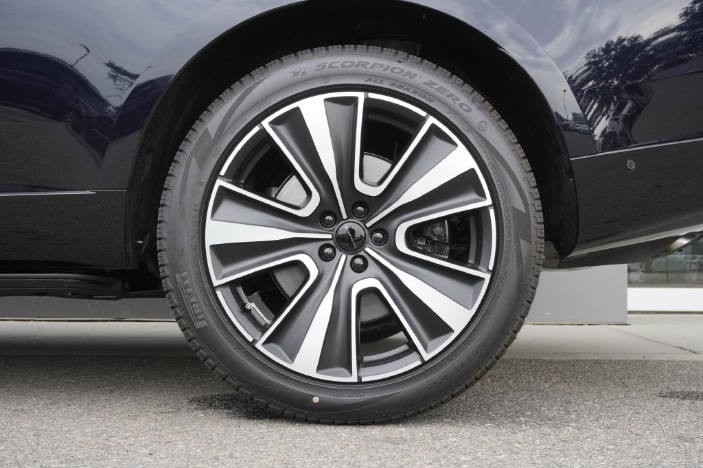 New 2026 Land Rover Range Rover SV AWD/4WD image 35