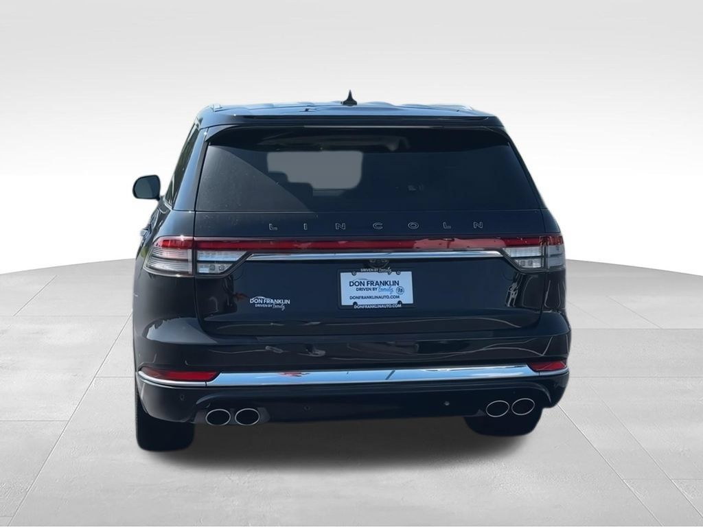 Used 2024 Lincoln Aviator Black Label AWD/4WD image 7