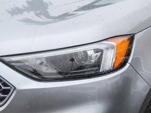 Used 2023 Ford Edge SEL image 8