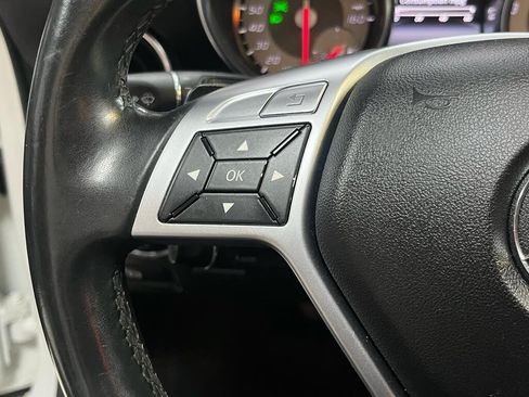 Used 2015 Mercedes-Benz SLK 250 w/ Premium Package image 21