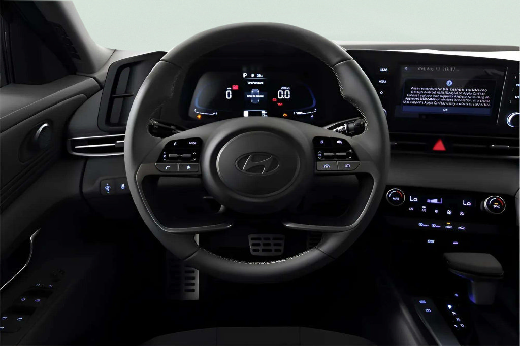 Used 2025 Hyundai Elantra Sport FWD image 10
