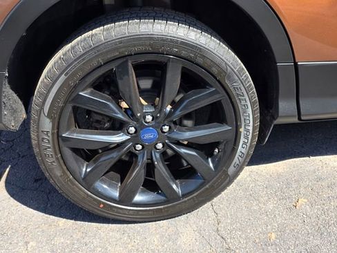 Used 2017 Ford Escape SE w/ Equipment Group 201A AWD/4WD image 57