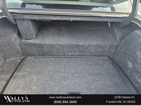 Used 2011 Lincoln Town Car Signature L image 10