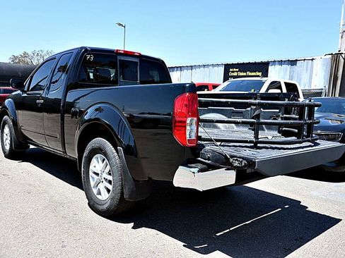Used 2017 Nissan Frontier SV RWD image 5
