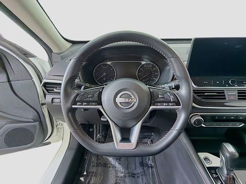 Used 2023 Nissan Altima 2.5 SR w/ SR Premium Package AWD/4WD image 30