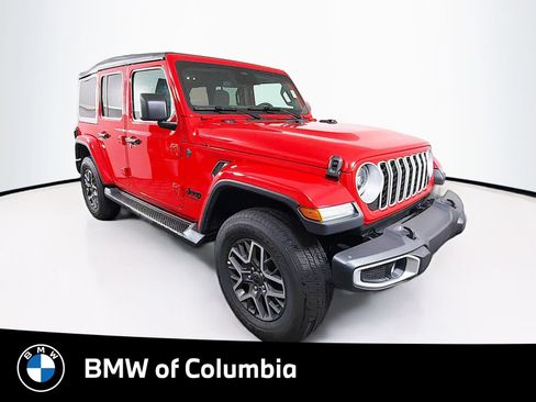 Used 2026 Jeep Wrangler Unlimited Sahara AWD/4WD image 1