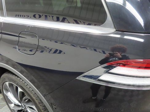 Used 2023 Lincoln Aviator Reserve w/ Equipment Group 201A image 38