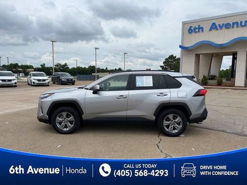 Used 2025 Toyota RAV4 XLE AWD/4WD image 8