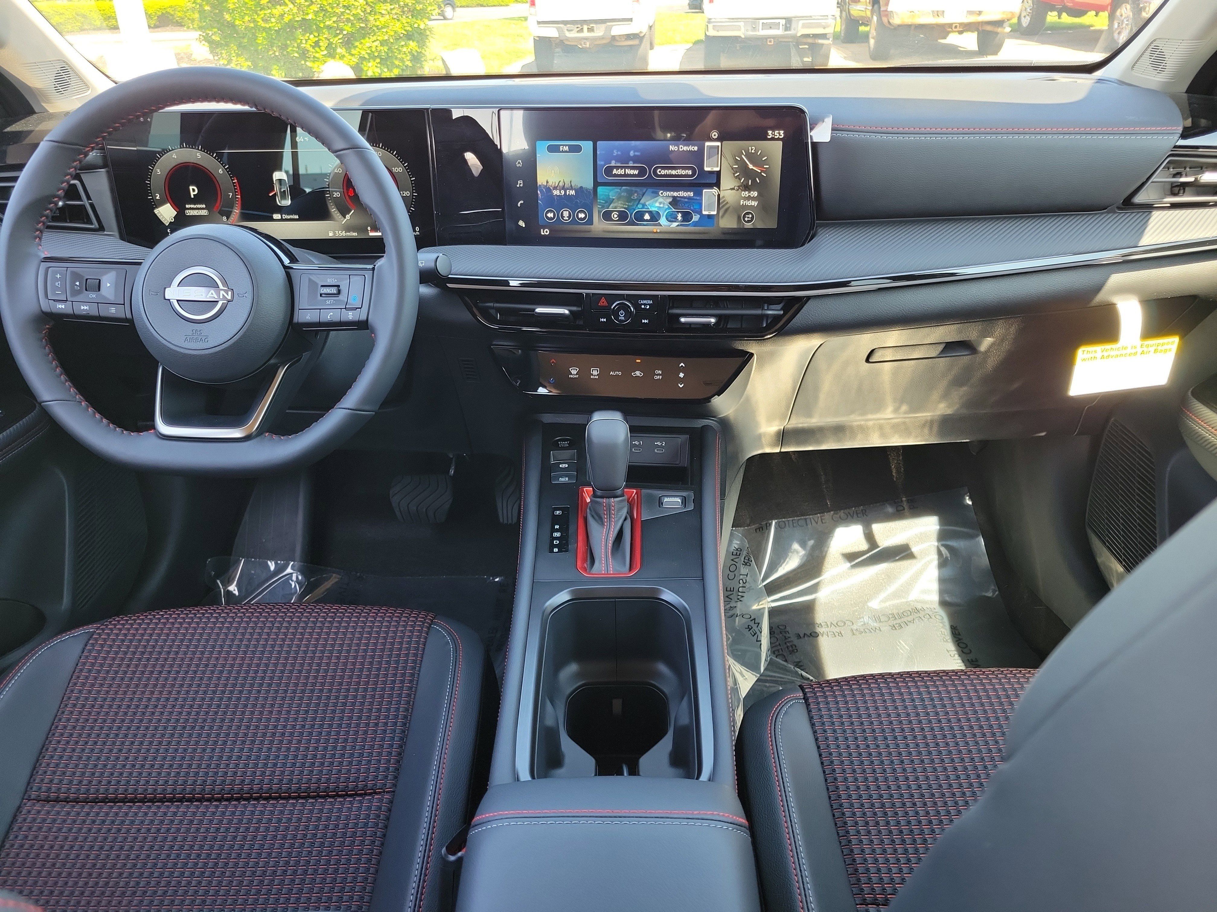Used 2025 Nissan Kicks SR AWD/4WD image 9