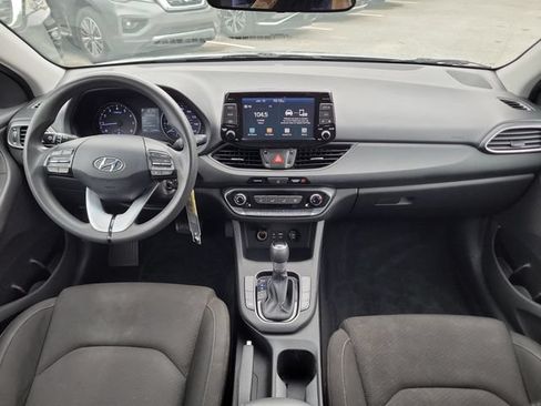 Used 2020 Hyundai Elantra GT FWD image 14