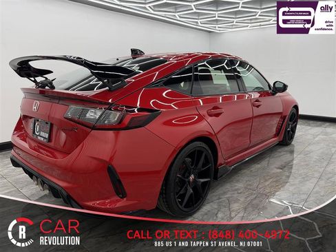 Used 2023 Honda Civic Type R image 9