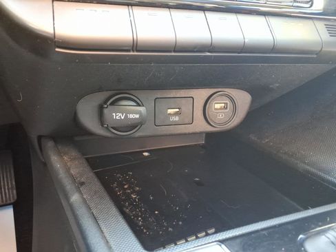 Used 2022 Hyundai Elantra Limited image 23