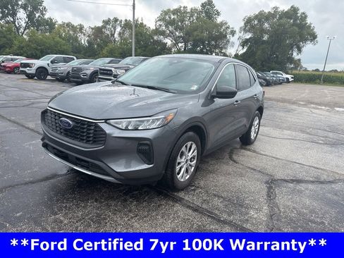 Used 2023 Ford Escape Active image 2