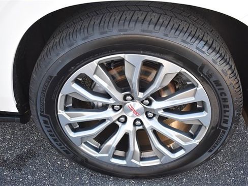 Certified 2021 GMC Yukon Denali w/ Denali Premium Package image 11