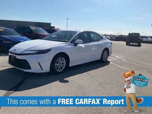 Used 2025 Toyota Camry LE FWD image 2