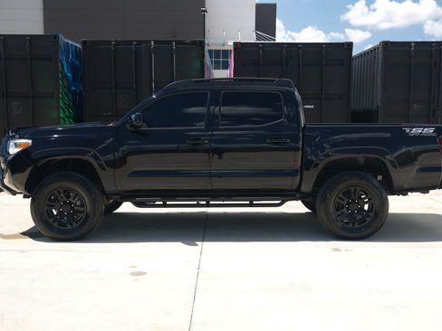 Used 2021 Toyota Tacoma SR w/ SR Convenience Package RWD image 4