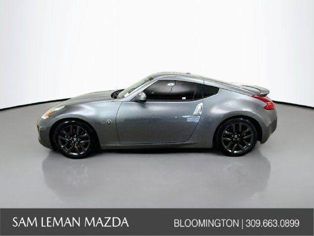 Used 2017 Nissan 370Z Touring RWD image 4